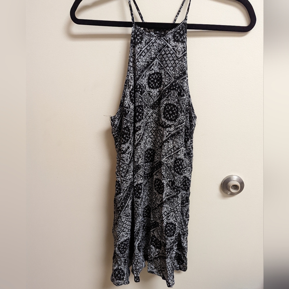 Black and white mini/tunic dress open back